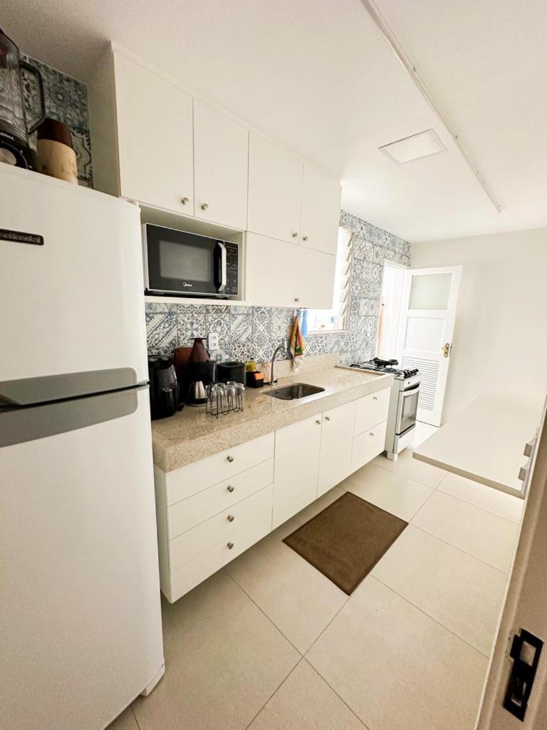 Apartamento Do - Frente Ao Mar - Pe Na Areia *